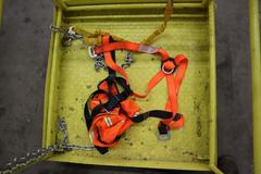 Fork Mounted Man lift Cage with Safety Chains and Personal Safety Harness, 771 lb Capacity