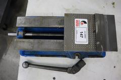 Kurt D688 6" Machine Vise with Steel Hard Jaws and Handle