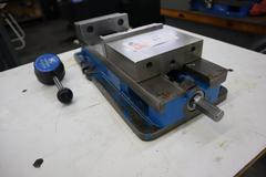 Kurt D688 6" Machine Vise, Streel Jaws, Torque Handle