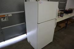 Kenmore Fridge Freezer Combo with Adjustable Shelves
