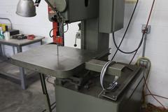 Grob 4V-18 Vertical Band Saw, 18" Throat, Blade Welder | Grinder, Variable Band Speed, Tilting Work Table w Pneumatic Feed