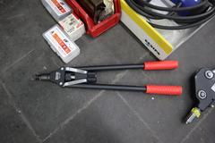 Gesipa Taurus 1 Pneumatic Speed Rivet Gun with Manual Riveters and Rivets