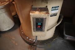 Rampe Finishing Bowl Vibratory Deburrer Finisher with Buckets of Extra Media