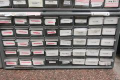 Metric and SAE Plug and Ring Gages in Multi Bin Organizers