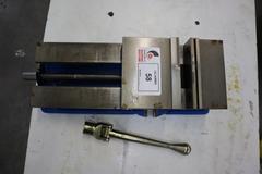 Kurt DX6 6" Machine Vise with Steel Jaws, Handle