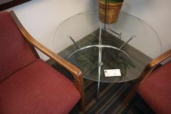 Office Padded Lounge Chairs (4pcs) With Glass Top Side Table