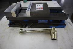 Kurt D688 6" Machine Vise with Aluminum Soft Jaws and Handle