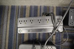 Power Banks (3) APC And (2) Cyber Power