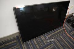 LG TV w Remote 44" X 25"