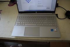 Hewlett Packard Pavilion 15-eg0053d Laptop with Power Cord