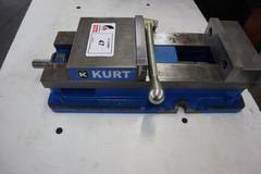 Kurt D688 6" Machine Vise, Steel Jaws, Handle