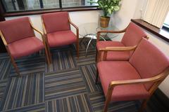 Office Padded Lounge Chairs (4pcs) With Glass Top Side Table