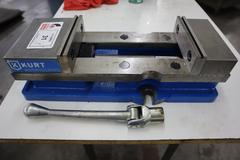 Kurt DX6 6" Machine Vise with Steel Jaws and Handle