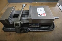 Kurt D-60 6" Machine Vise with Steel Hard Jaws and Handle