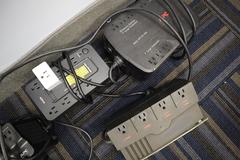 Power Banks (3) APC And (2) Cyber Power