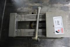 Kurt D-60 6" Machine Vise with Handle