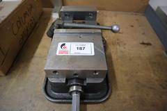Kurt D-60 6" Machine Vise with Steel Hard Jaws and Handle