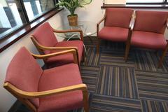 Office Padded Lounge Chairs (4pcs) With Glass Top Side Table