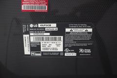 LG TV w Remote 44" X 25"
