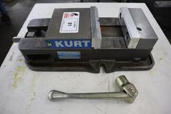 Kurt D675 6" Machine Vise with Aluminum Soft Jaws and Handle