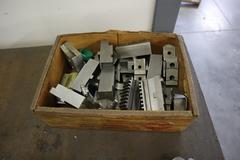 4-Jaw Chuck, 8" with 2-1/8" Hole, Assorted Chuck Jaws, D1-4" Camlock Back