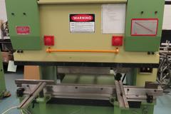 Chicago Dreis & Krump HPB 4015 CNC Hydraulic Press Brake, Chicago SN-320D Control, 45 Ton, 60" Bed