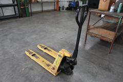 ULINE H-1366 Pallet Jack, 36" Long Forks, 20.5" Width of Forks