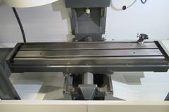 Haas TM-2P CNC Toolroom Mill, 40"x16"x16", 6K RPM, 10 Station ATC, Probing, Coolant System - Only 975 Spindle Hours!